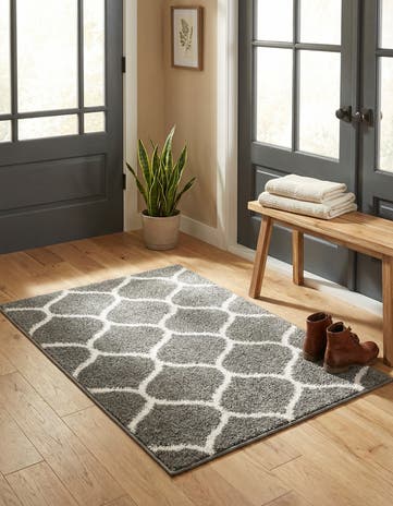 Dark Gray Lattice Frieze Rug
