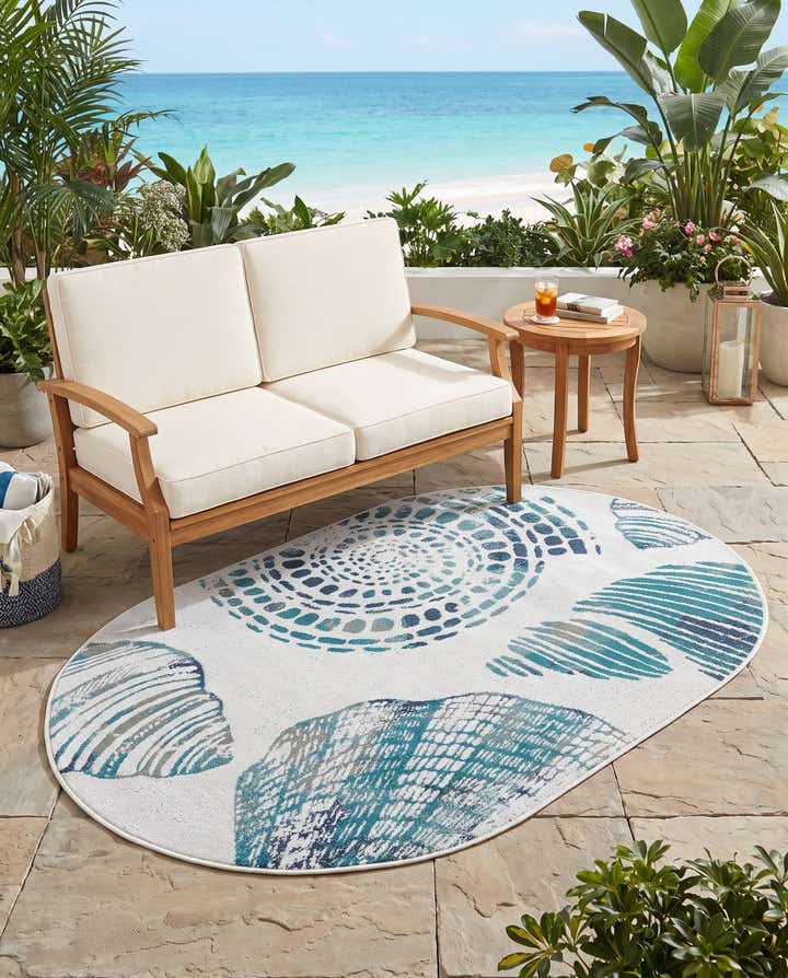 4' x 6' Easy-Clean Coastal Indoor / Outdoor Oval Rug