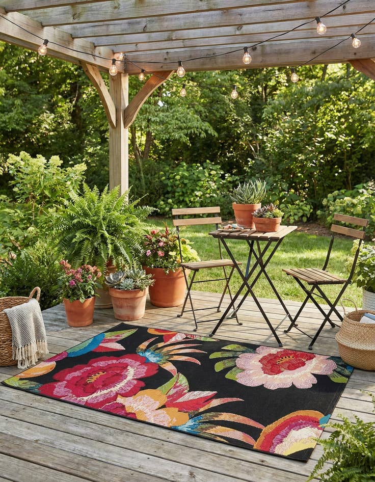 Detail image of 3' 3 x 5' 3  Washable Botanical Indoor / Outdoor Rug