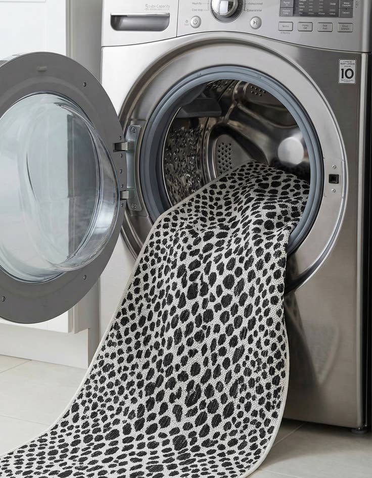 Detail image of 2' x 5' 3  Washable Jill Zarin Cape Town Indoor / Outdoor Runner Rug