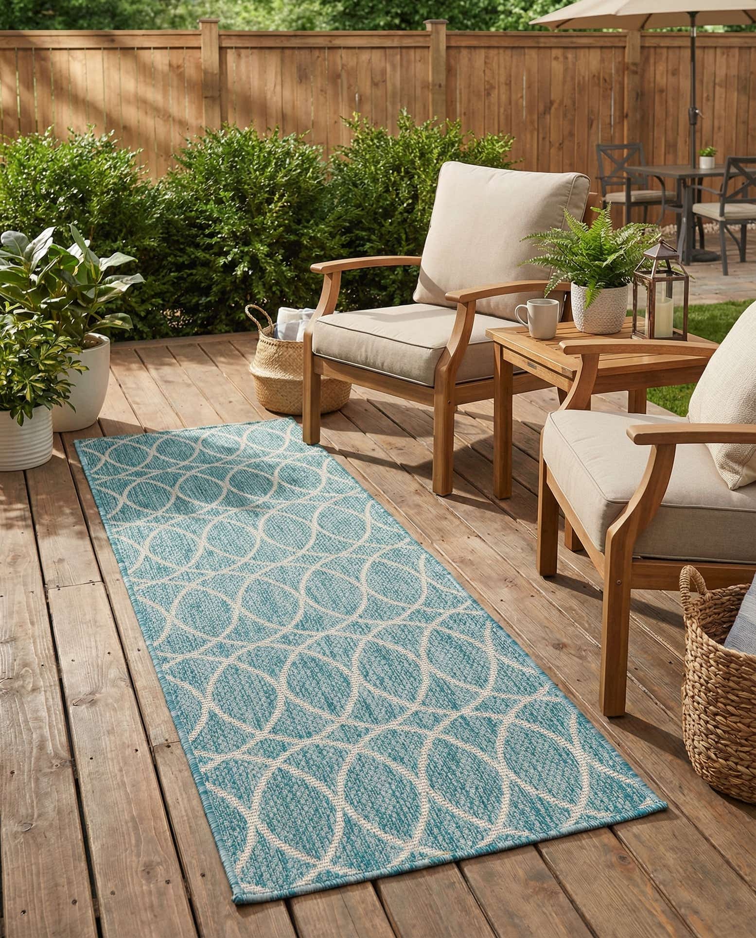 2' x 6' Easy-Clean Lattice Indoor / Outdoor Runner Rug