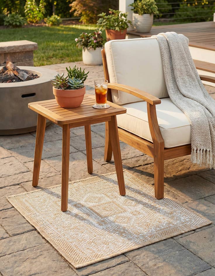 Detail image of 1' 4 x 1' 4  Washable Aztec Indoor / Outdoor Sample Rug