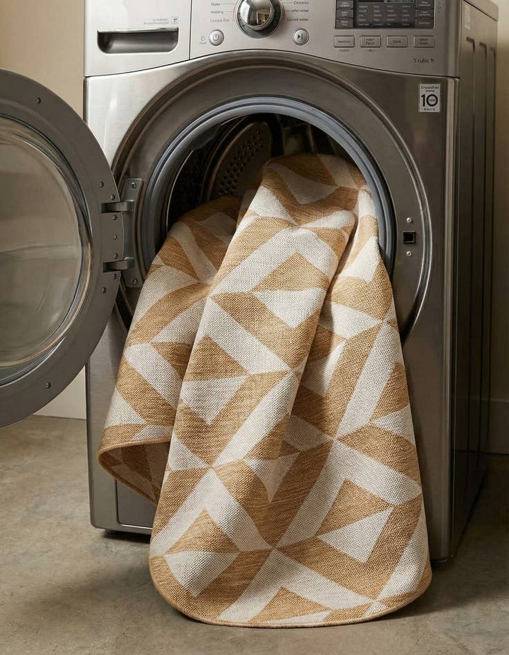 Detail image of 6' 7 x 6' 7  Washable Jill Zarin Napa Indoor / Outdoor Round Rug