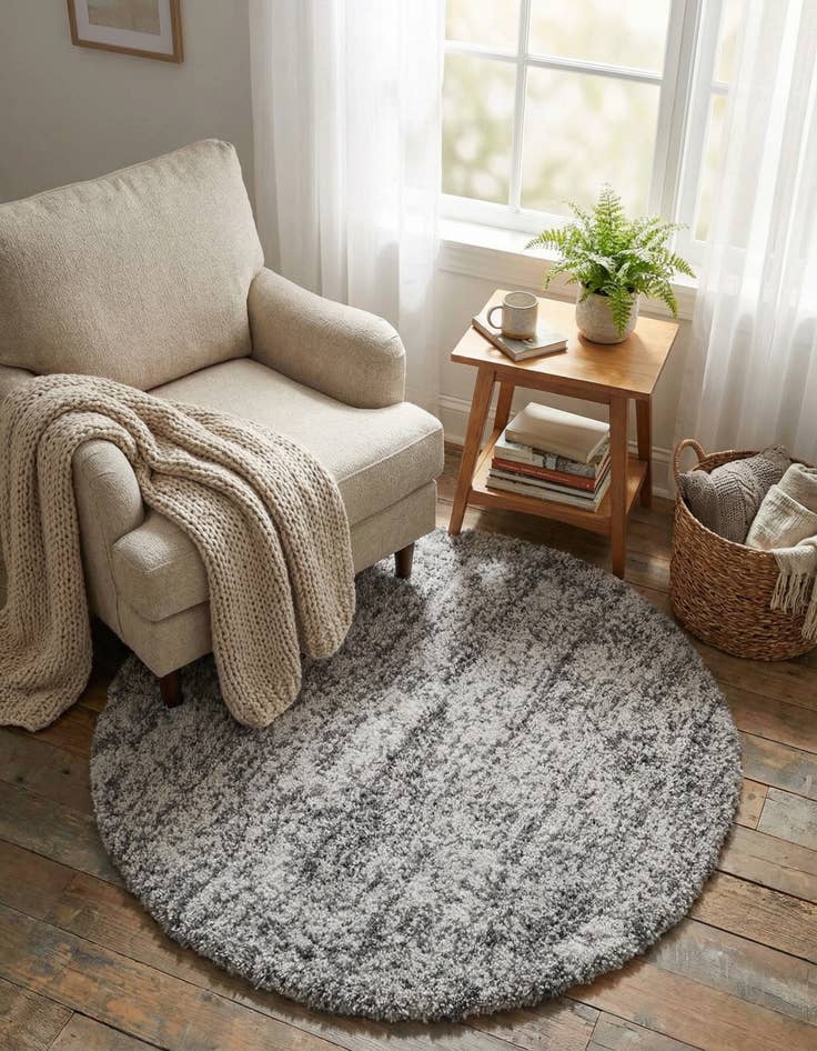 Detail image of  5' x 5' Athena Shag Round Rug