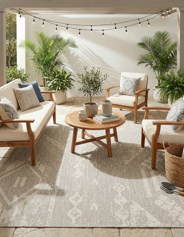 7' x 10' Easy-Clean Bohemian Indoor / Outdoor Rug