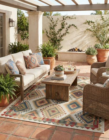 7' 10 x 10' Easy-Clean Baja Indoor / Outdoor Rug