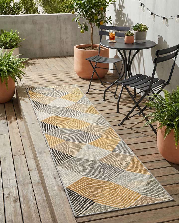 2' x 8' Easy-Clean Modern Indoor / Outdoor Runner Rug