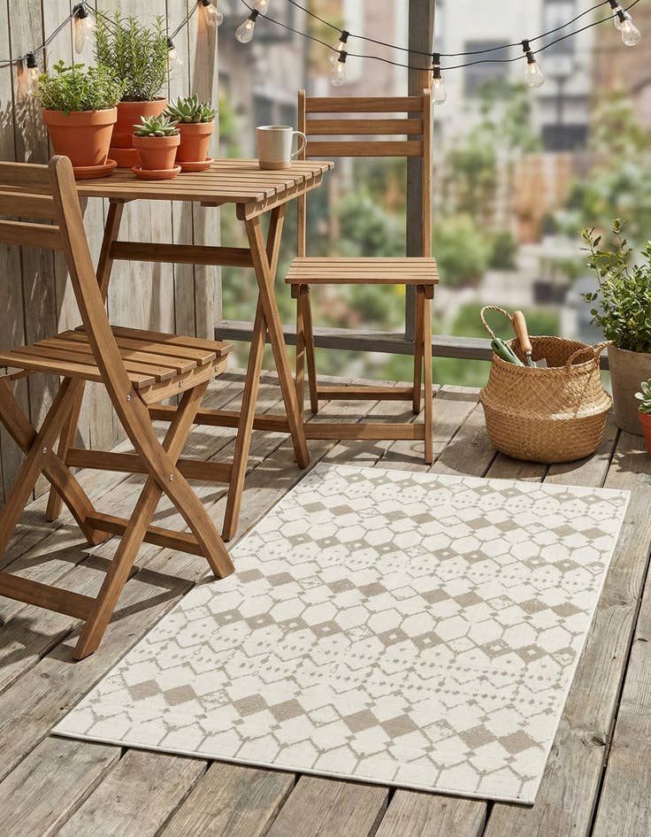 Detail image of 1' x 1'  Washable Trellis Indoor / Outdoor Sample Rug