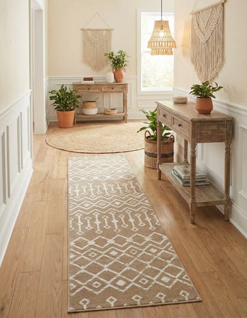 2' 6 x 8' 2 Kasbah Trellis Runner Rug