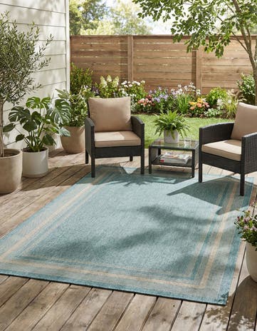 6' x 9' Easy-Clean Border Indoor / Outdoor Rug