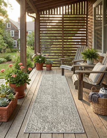 2' x 8' Easy-Clean Traditional Indoor / Outdoor Runner Rug