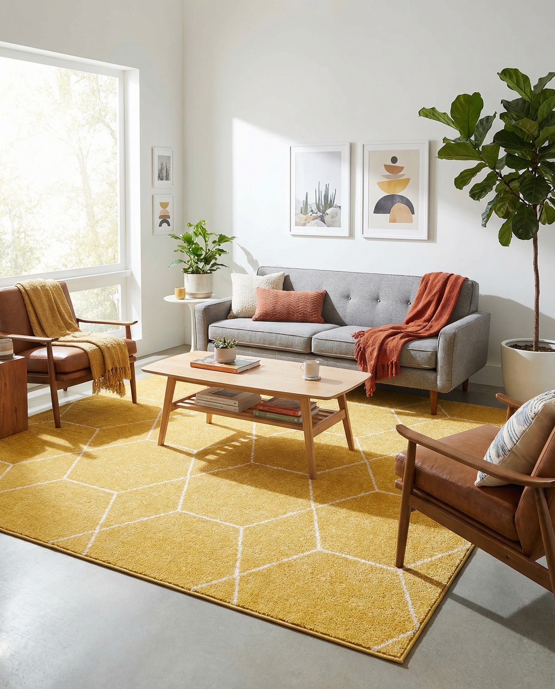  7' 10 x 7' 10 Lattice Frieze Square Rug