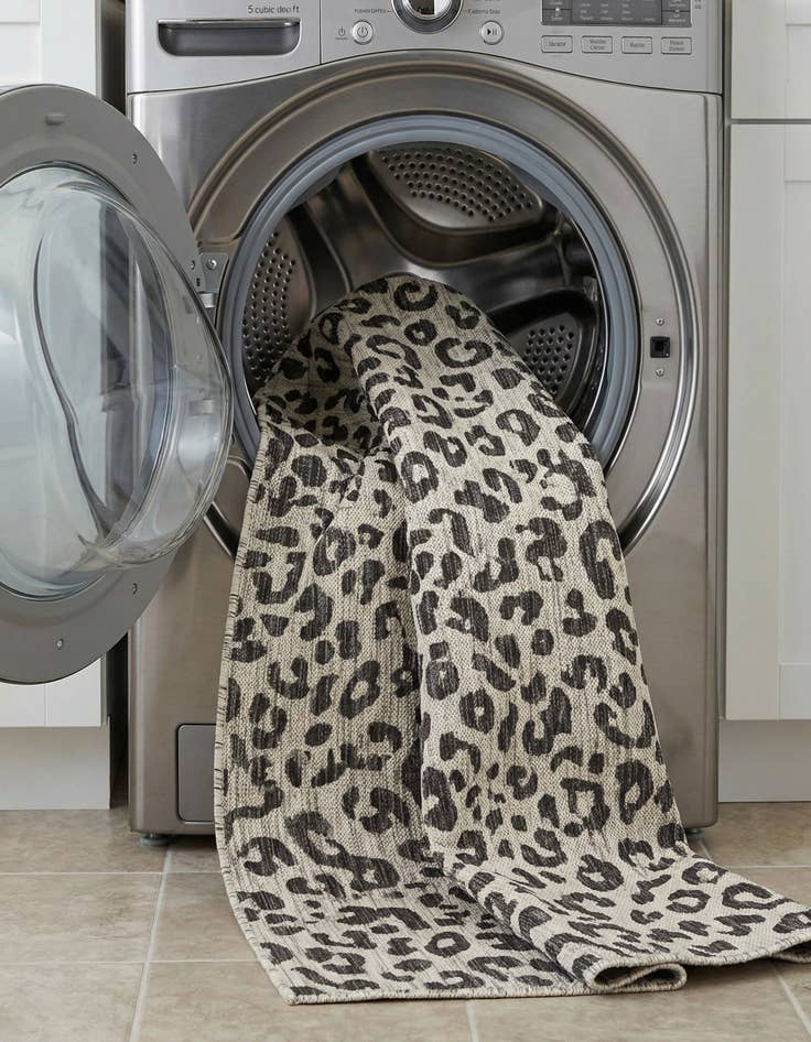 Detail image of  4' x 6'  Washable Safari Indoor / Outdoor Rug