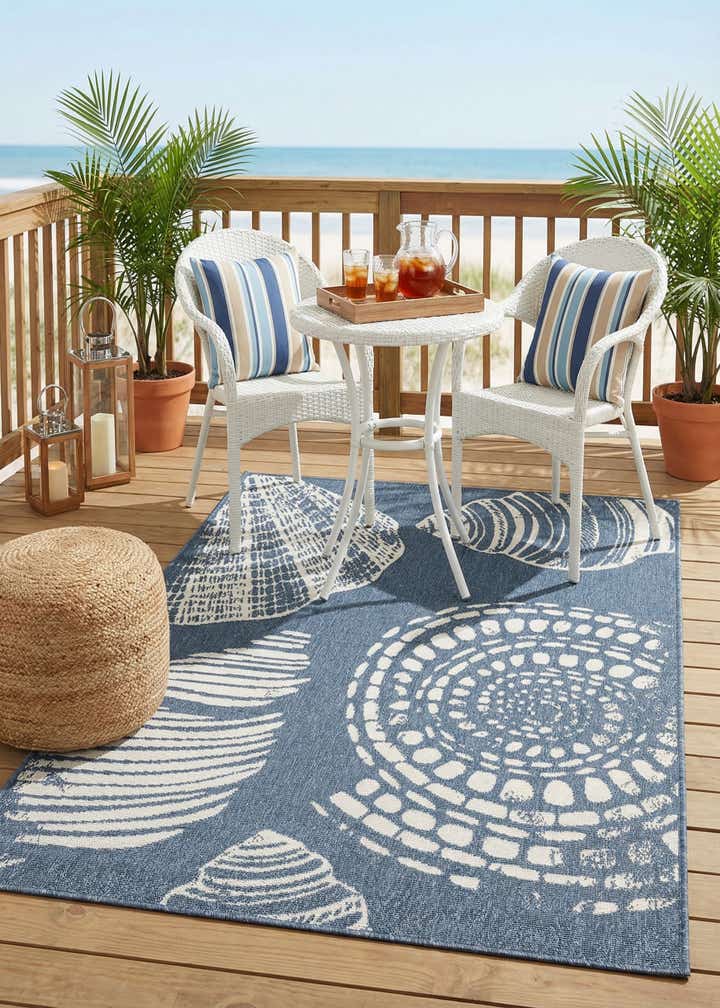 4' x 6' Easy-Clean Coastal Indoor / Outdoor Rug