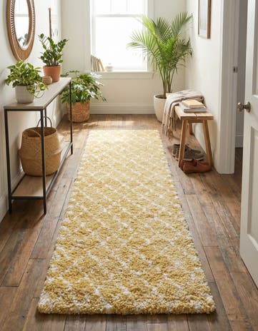 2' 7 x 10' Moroccan Shag Runner Rug