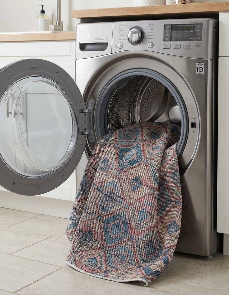 Detail image of 4' x 4'  Washable Sisu Round Rug