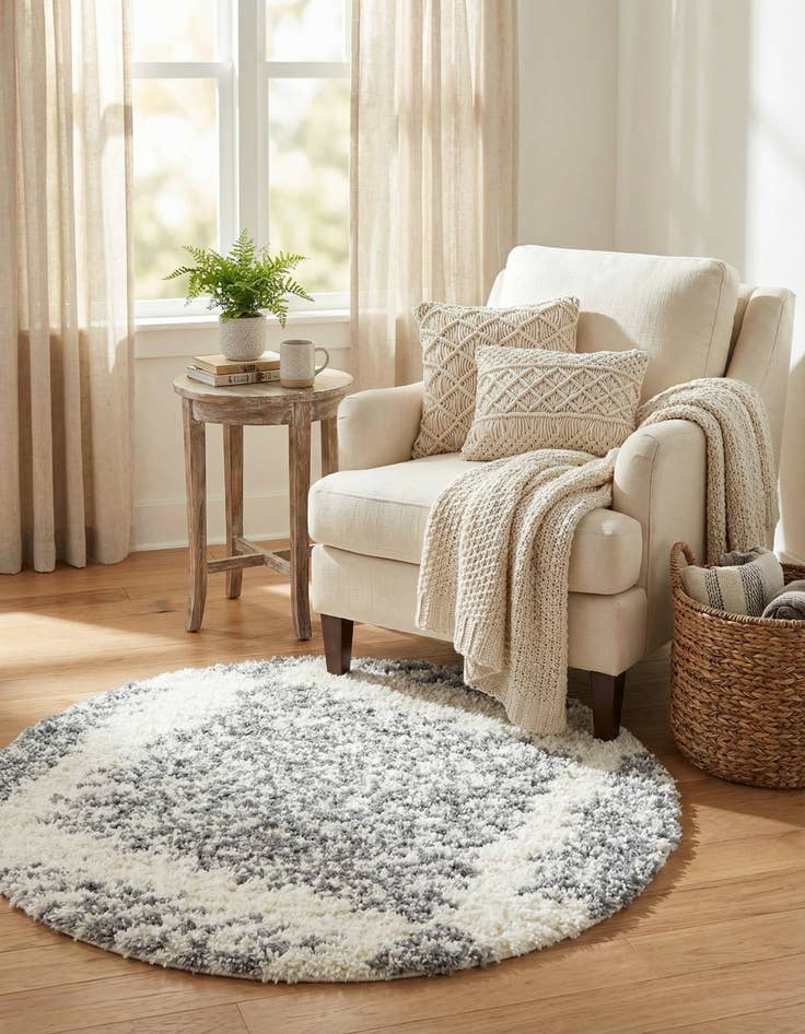 Detail image of 3' 3 x 3' 3 Serenity Shag Round Rug