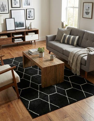 Black Lattice Frieze Rug