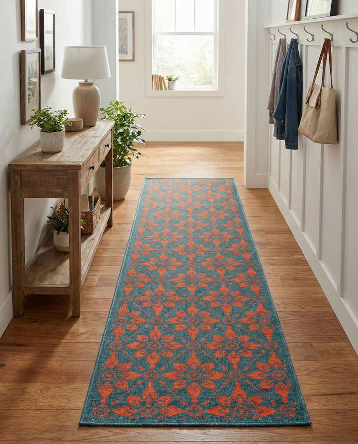 2' 7 x 12' Easy-Clean Lattice Indoor / Outdoor Runner Rug