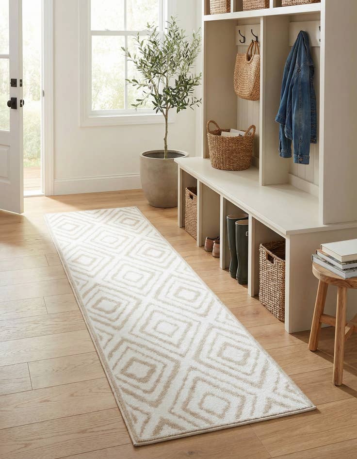 Detail image of 2' x 8' Hermitage Runner Rug