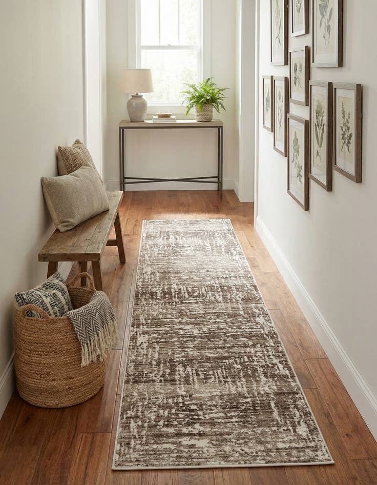 Detail image of 2' 6 x 10' Hermitage Runner Rug