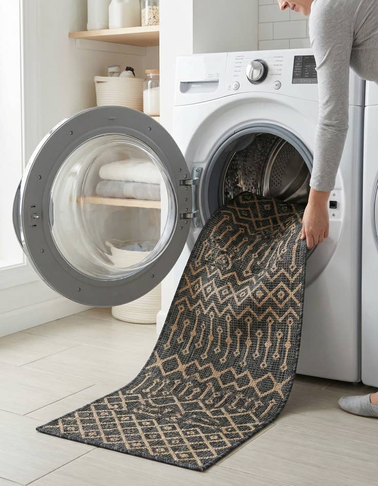 Detail image of 2' x 6'  Washable Trellis Indoor / Outdoor Runner Rug