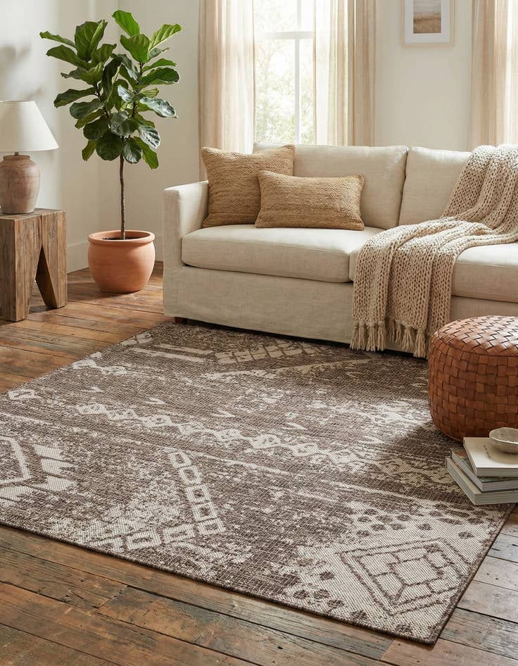 Detail image of 5' 3 x 5' 3  Washable Bohemian Indoor / Outdoor Square Rug