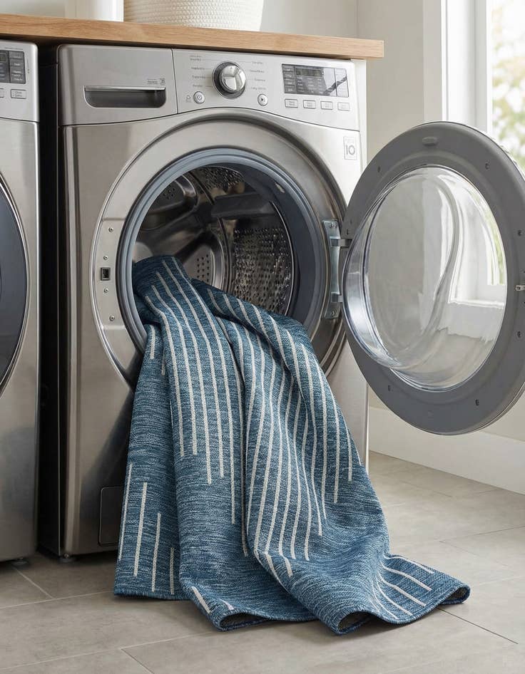 Detail image of  6' x 6'  Washable Modern Indoor / Outdoor Round Rug