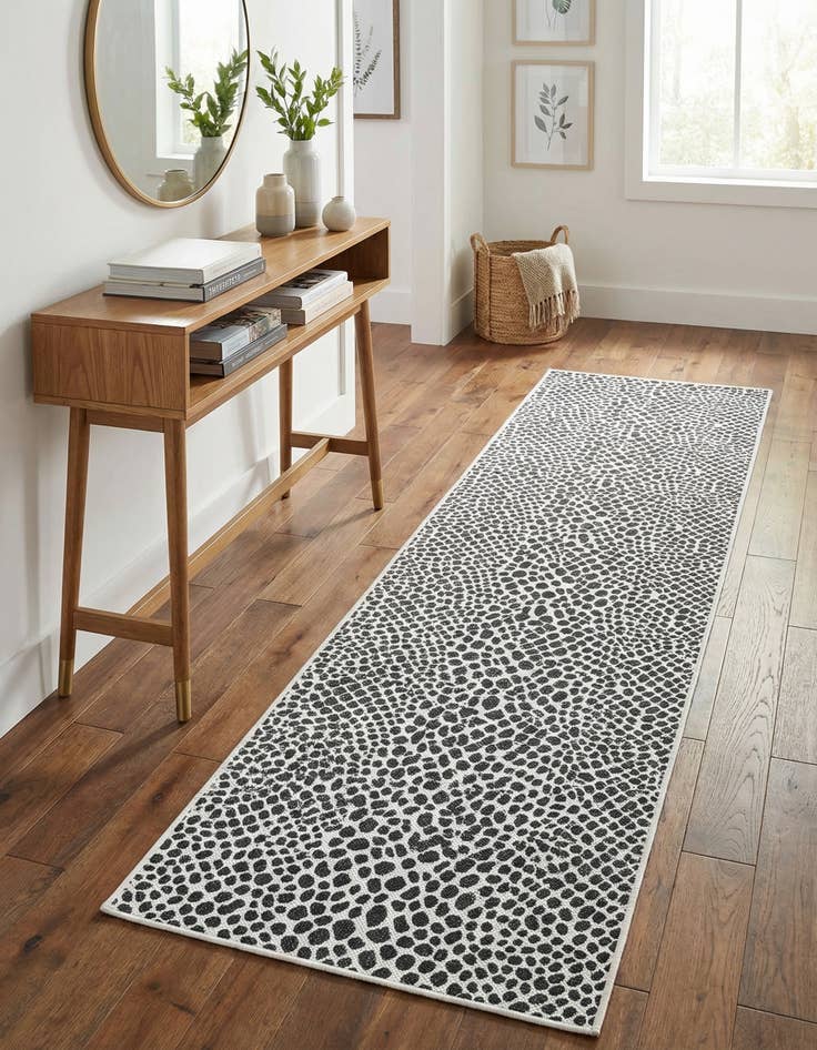 Detail image of 2' 7 x 12' Easy-Clean Jill Zarin Cape Town Indoor / Outdoor Runner Rug