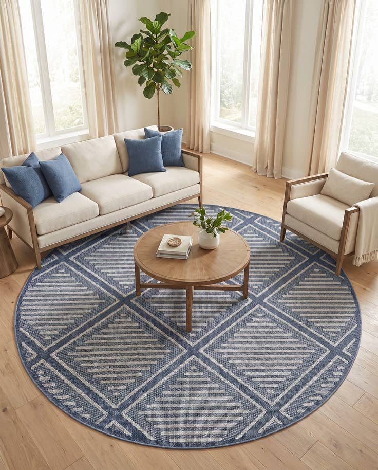 Detail image of 7' 10 x 7' 10 Easy-Clean Trellis Indoor / Outdoor Round Rug