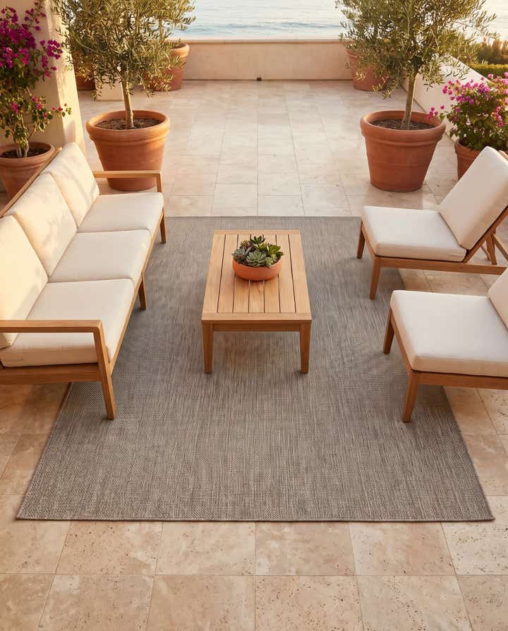 7' 10 x 11' Easy-Clean Solid Indoor / Outdoor Rug