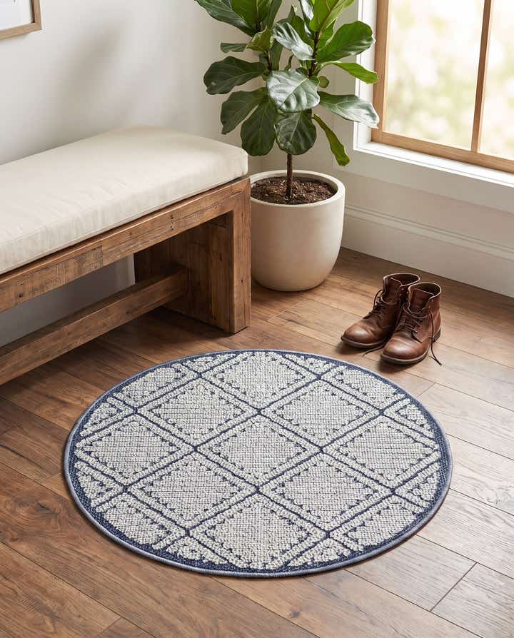 3' 1 x 3' 1 Easy-Clean Lattice Indoor / Outdoor Round Rug
