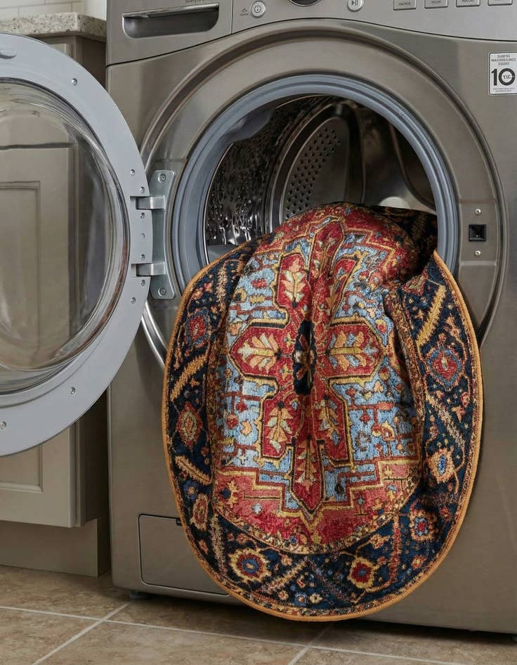 Detail image of  5' x 5'  Washable Traditional Indoor / Outdoor Round Rug