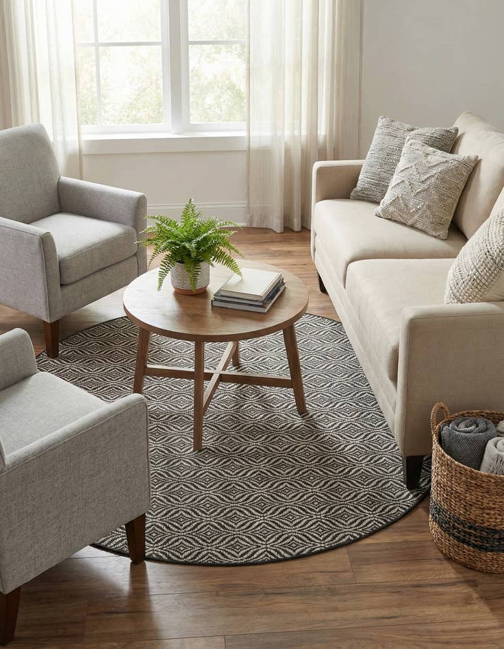 Detail image of 6' x 6' Easy-Clean Trellis Indoor / Outdoor Round Rug