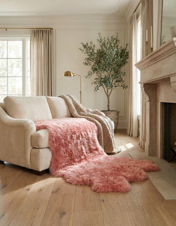 4' 9 x 6' Natural Sheepskin Freeform Rug