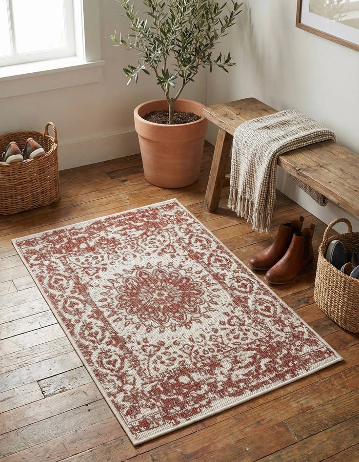 Detail image of  2' x 3'  Washable Traditional Indoor / Outdoor Rug