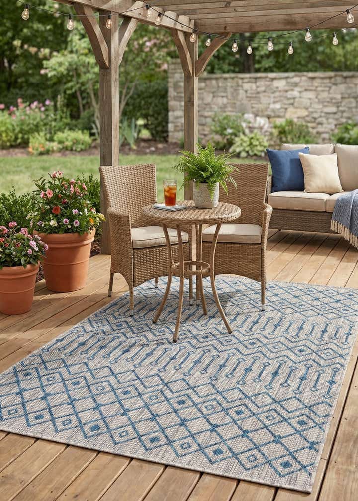 4' x 6' Easy-Clean Trellis Indoor / Outdoor Rug