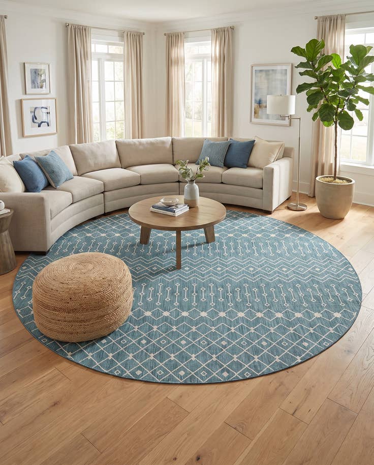 Detail image of 13' x 13' Easy-Clean Trellis Indoor / Outdoor Round Rug