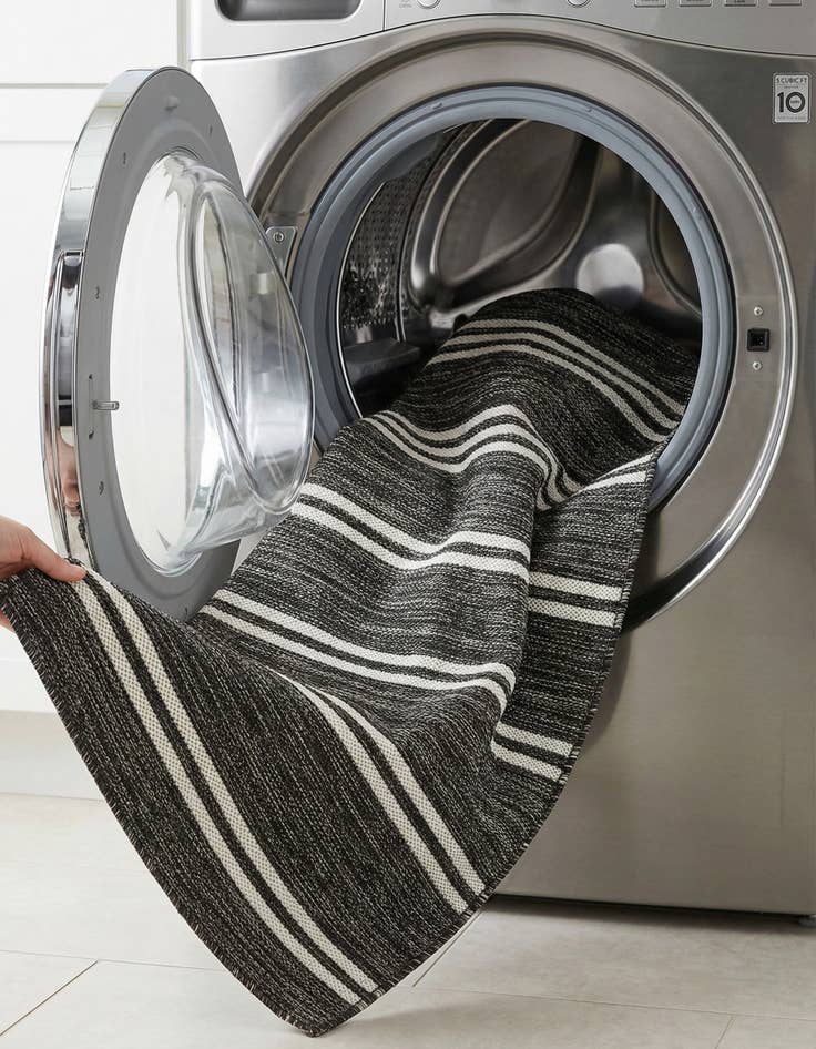 Detail image of 2' 7 x 10'  Washable Jill Zarin Anguilla Indoor / Outdoor Runner Rug