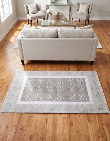 3' 10 x 5' 11 Hand Knotted Darya Wool Rug