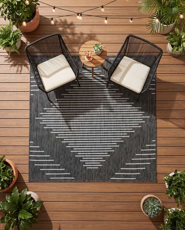 5' 3 x 5' 3 Easy-Clean Modern Indoor / Outdoor Square Rug