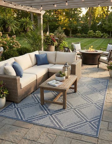 6' 1 x 9' Easy-Clean Lattice Indoor / Outdoor Rug