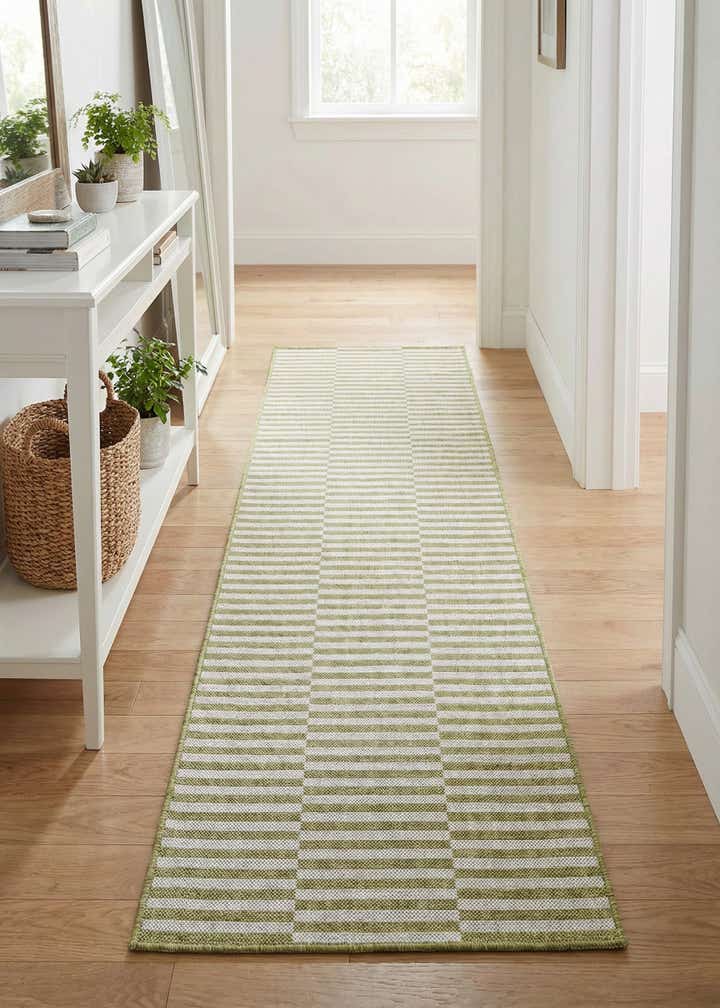 2' 7 x 10' Easy-Clean Striped Indoor / Outdoor Runner Rug