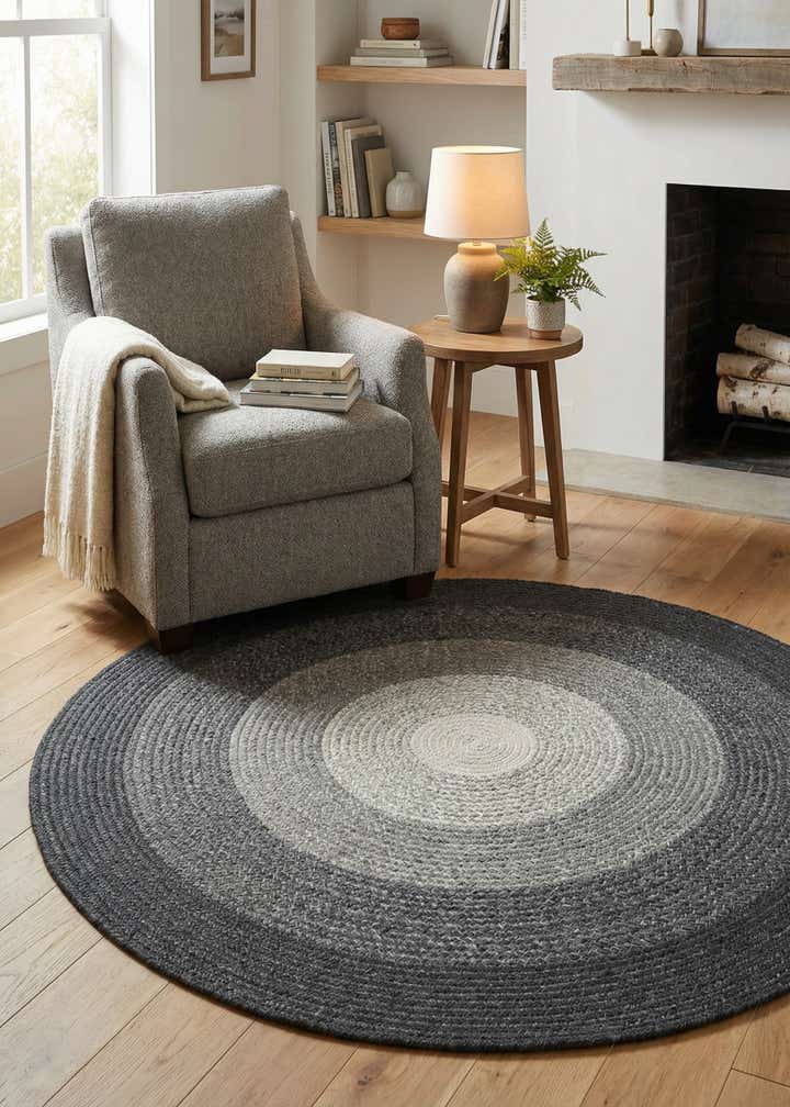 5' 1 x 5' 1 Hand Braided Wool Round Rug