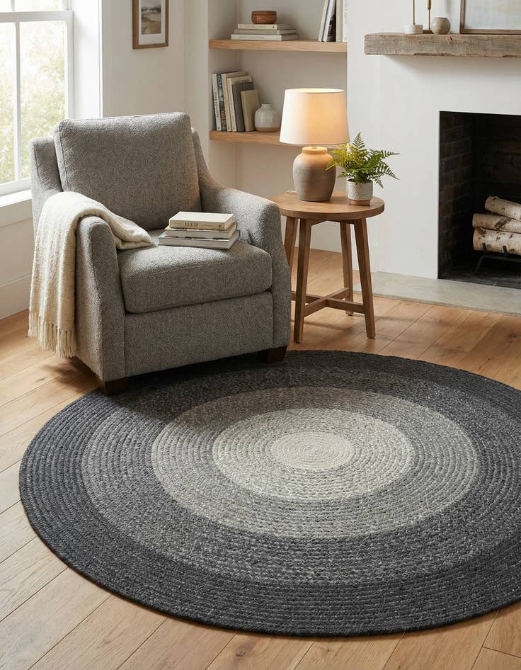Detail image of 5' 1 x 5' 1 Hand Braided Wool Round Rug