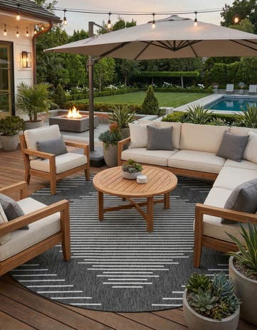 10' 8 x 10' 8 Easy-Clean Modern Indoor / Outdoor Round Rug