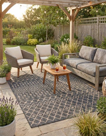 7' 10 x 11' Easy-Clean Lattice Indoor / Outdoor Rug