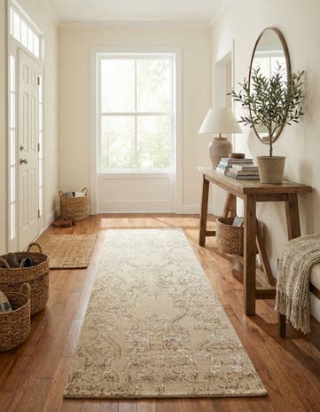 2' 10 x 8' 8 Hand Knotted Luna Runner Rug