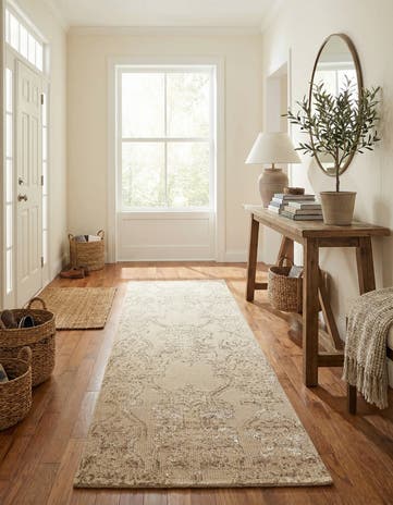 2' 10 x 8' 8 Hand Knotted Luna Runner Rug