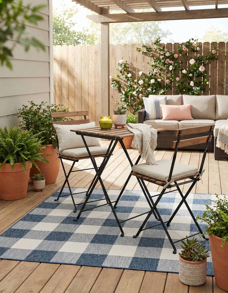 Detail image of 7' 10 x 7' 10  Washable Checkered Indoor / Outdoor Square Rug